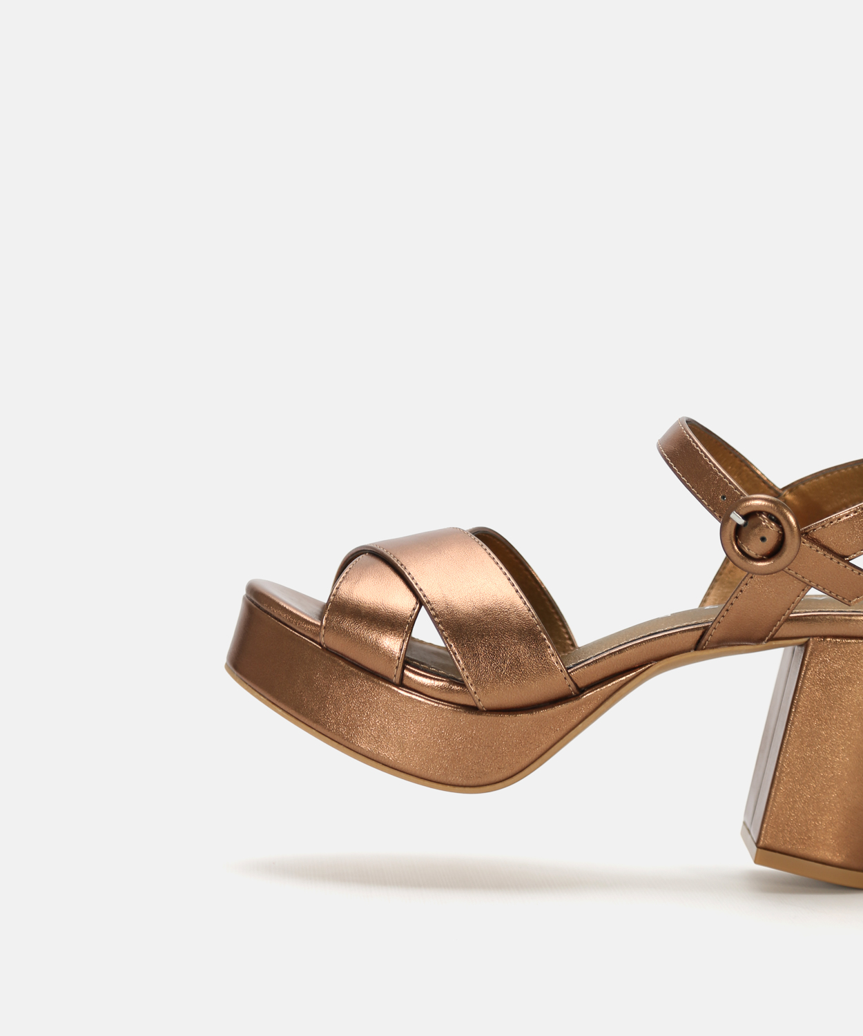 Sand&aacute;lia de salto com tiras cruzadas image number null